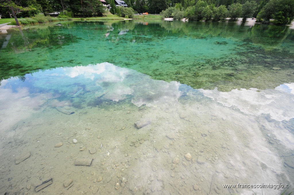 Lago Jasna e la statua del vecchio Zlatorog 2011.07.29_6.JPG